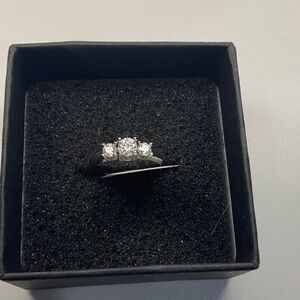 925  Silver Women Ring with 3 round cut stones .5 carat moissanite ring. Sz6